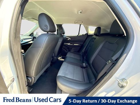 Used 2025 Chevrolet Trax LT FWD image 30