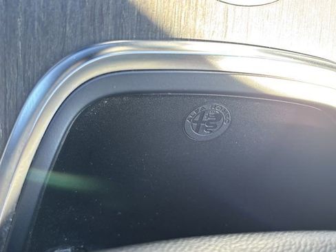 Used 2021 Alfa Romeo Stelvio Ti image 43