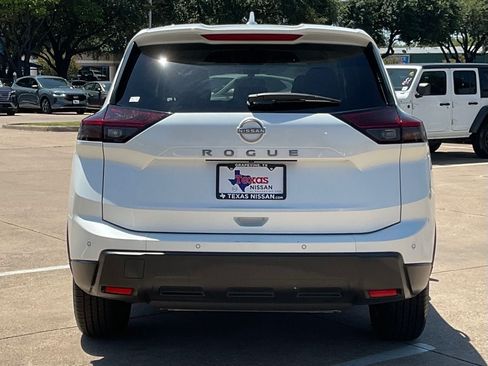 Used 2025 Nissan Rogue SV FWD image 5