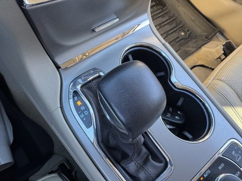 Used 2021 Jeep Grand Cherokee Overland image 29