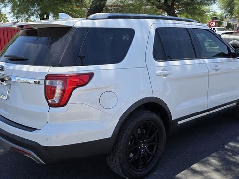 Used 2016 Ford Explorer XLT w/ Equipment Group 201A FWD image 5