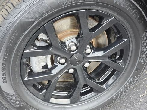 Used 2024 Jeep Grand Cherokee L Laredo image 23