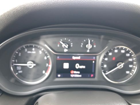 Used 2018 Buick Regal Essence w/ Driver Confidence Package #1 image 10