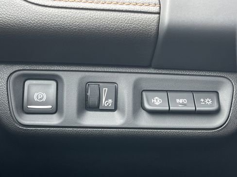 Used 2022 GMC Acadia AT4 w/ Technology Package image 14