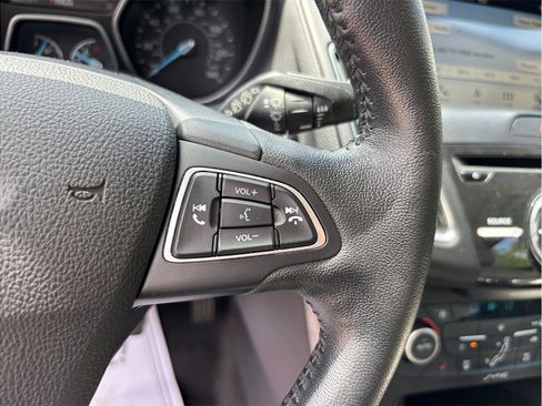 Used 2018 Ford Focus Titanium FWD image 21