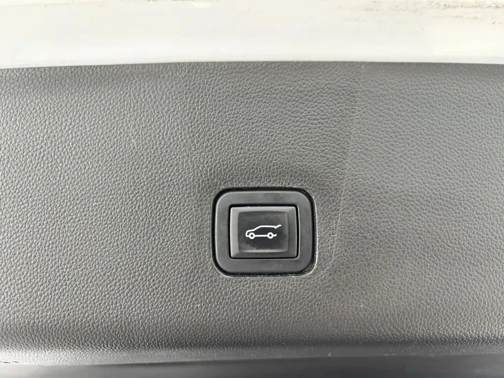 Used 2019 Chevrolet Traverse LT AWD/4WD image 16