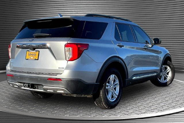 Used 2020 Ford Explorer XLT w/ Equipment Group 202A AWD/4WD image 6
