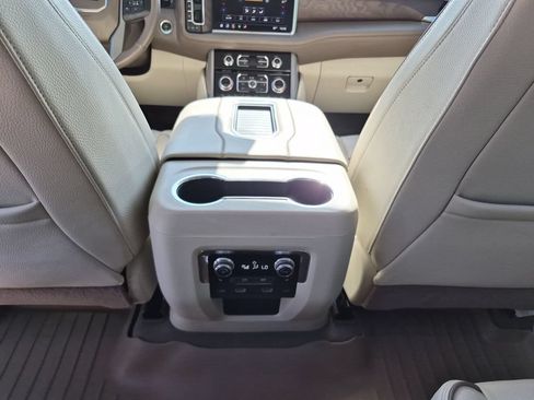 Used 2021 GMC Yukon Denali w/ LPO, Illumination Package AWD/4WD image 36