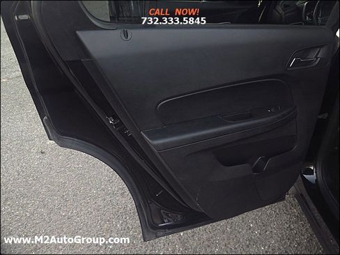 Used 2017 Chevrolet Equinox LT w/ Convenience Package image 9