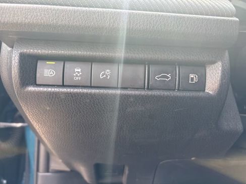 Used 2025 Toyota Camry SE FWD image 15
