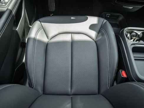 New 2027 Chrysler Pacifica Select FWD image 37