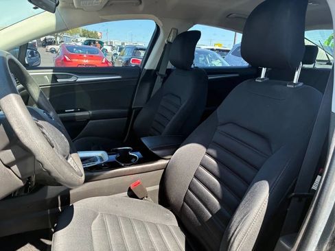 Used 2014 Ford Fusion SE FWD image 17