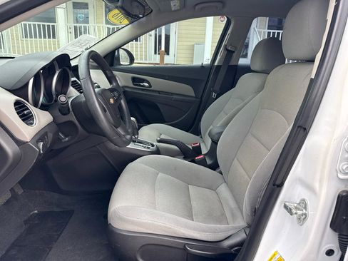 Used 2016 Chevrolet Cruze LT FWD image 26