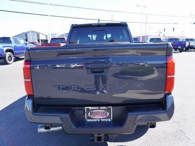 Used 2025 Toyota Tacoma TRD Sport w/ TRD Sport Upgrade Package AWD/4WD image 11