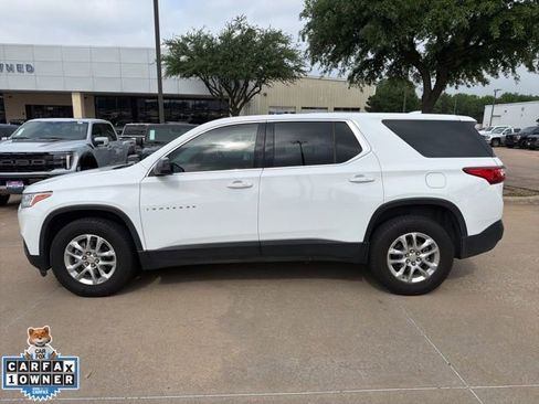 Used 2021 Chevrolet Traverse LS w/ LPO, Floor Liner Package FWD image 2