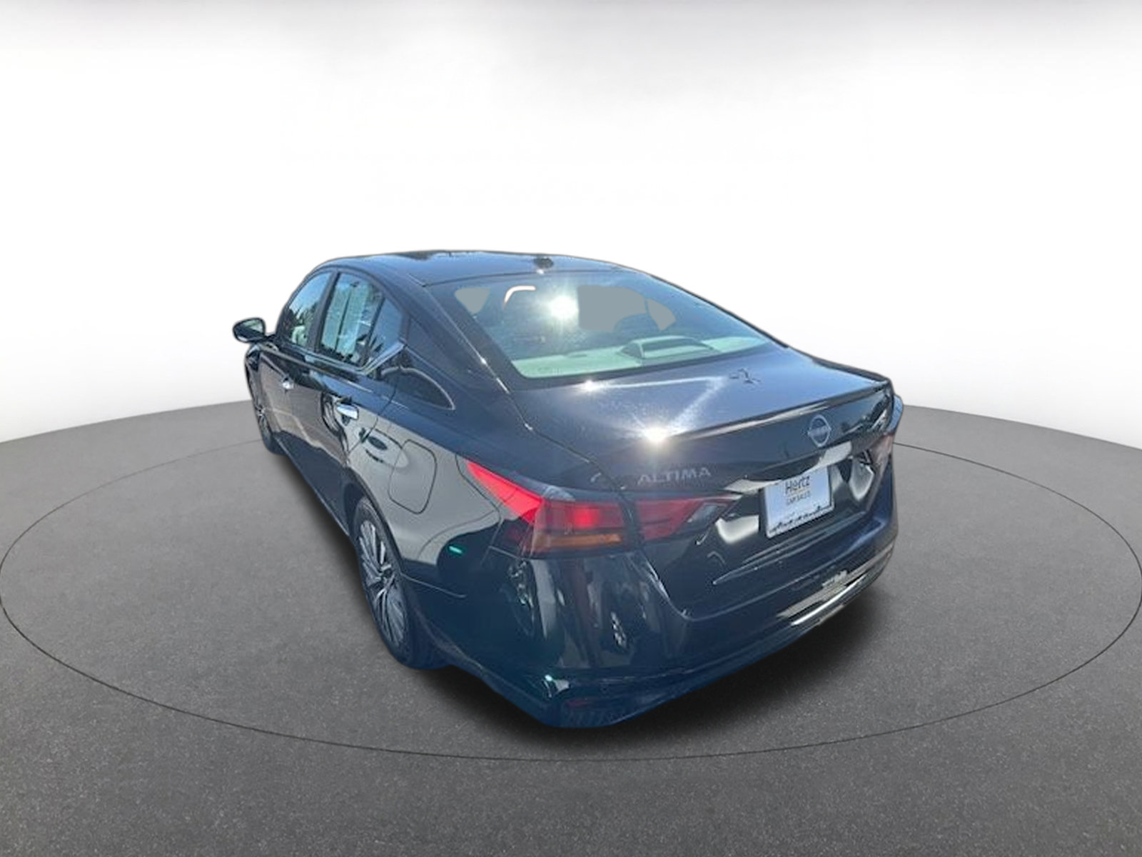 Used 2025 Nissan Altima 2.5 SV FWD image 8