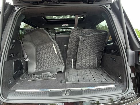 Used 2025 Jeep Grand Wagoneer Series III w/ Rear Seat Video Group 1 AWD/4WD image 13