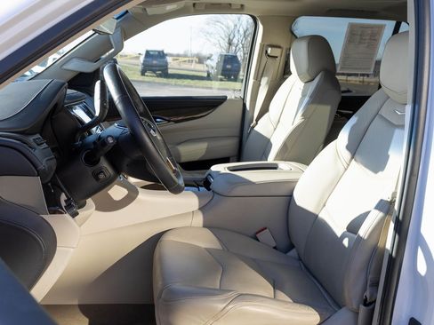 Used 2018 Cadillac Escalade Luxury image 25