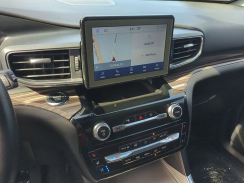 Used 2022 Ford Explorer Limited w/ Equipment Group 301A image 24