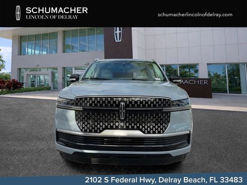 New 2026 Lincoln Navigator Premiere AWD/4WD image 2