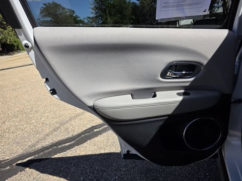 Used 2016 Honda HR-V EX image 16