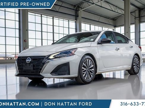 Used 2025 Nissan Altima 2.5 SV FWD image 1