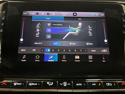 Used 2024 Jeep Wagoneer L Series II AWD/4WD image 18
