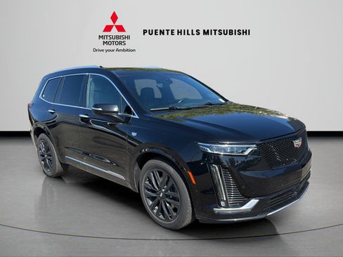 Used 2021 Cadillac XT6 Premium Luxury FWD image 3