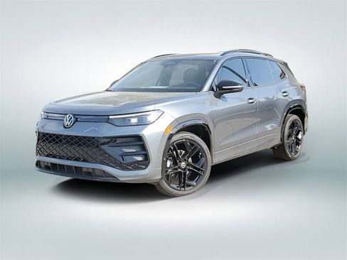 New 2026 Volkswagen Tiguan SE R-Line FWD image 1