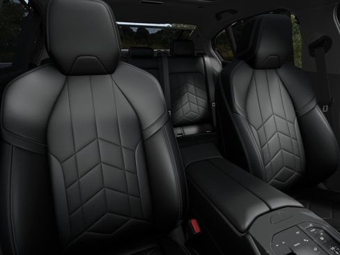 New 2027 BMW 550e xDrive 550e xDrive Sedan image 11