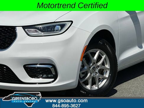 Used 2024 Chrysler Pacifica Touring-L FWD image 35