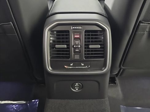 Certified 2026 Porsche Macan AWD/4WD image 26