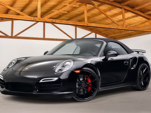 Used 2014 Porsche 911 4 Cabriolet AWD/4WD image 2