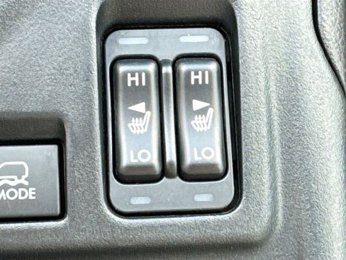 Used 2022 Subaru Crosstrek 2.5i Sport w/ Moonroof Package image 19