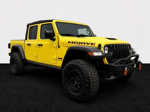 Used 2023 Jeep Gladiator Mojave AWD/4WD image 3