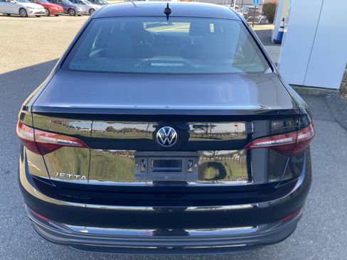 Certified 2023 Volkswagen Jetta Sport image 6