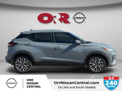 Used 2024 Nissan Kicks SV image 4
