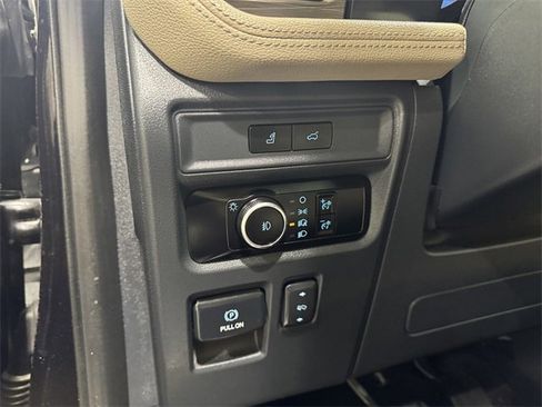 Used 2023 Ford Expedition Max Limited image 21