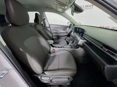 Used 2025 Hyundai Kona SEL image 37