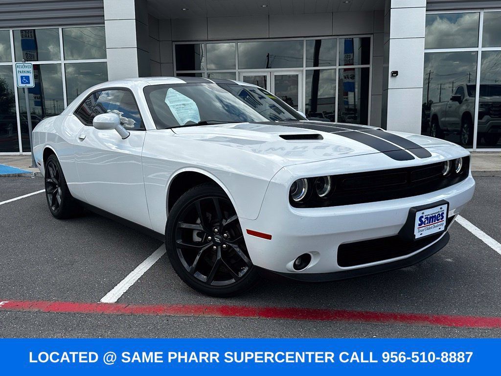 Used 2022 Dodge Challenger SXT w/ Plus Package RWD image 3