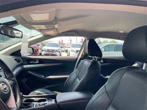 Used 2023 Nissan Maxima SV w/ Floor Mat Group image 11