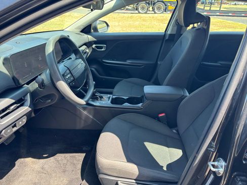 Used 2026 Kia K4 FWD image 25