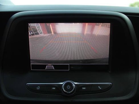 Used 2022 Chevrolet Camaro LT RWD image 18