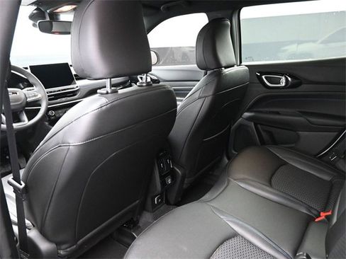 New 2026 Jeep Compass Latitude image 17