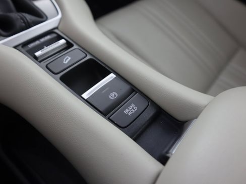 Used 2023 Honda HR-V EX-L image 49