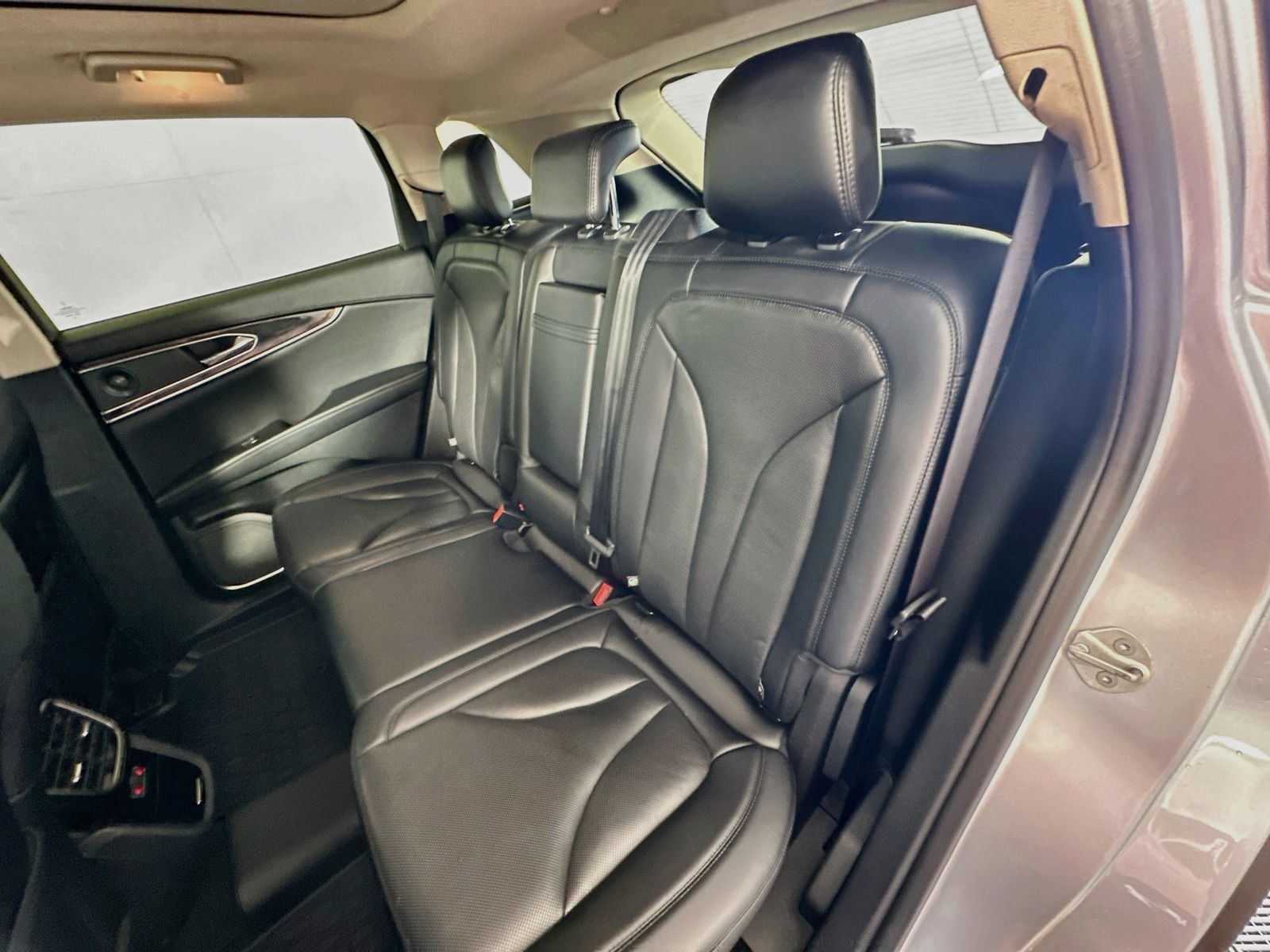 Used 2022 Lincoln Nautilus Reserve w/ Equipment Group 201A AWD/4WD image 26