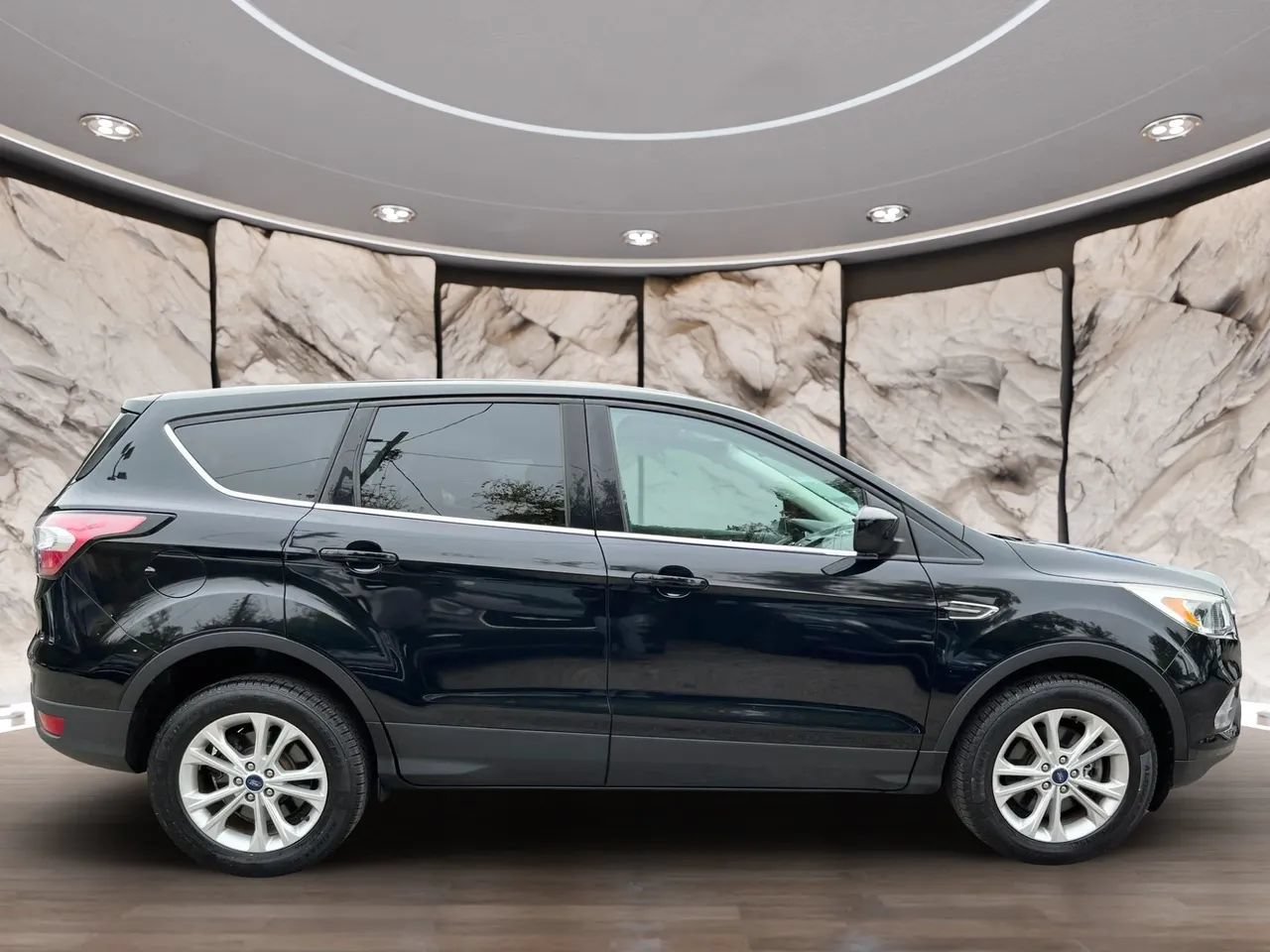 Used 2017 Ford Escape SE AWD/4WD image 8