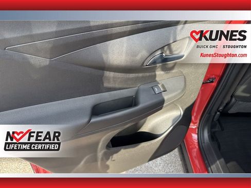 Used 2024 Buick Envista Preferred w/ Advanced Safety Package image 36