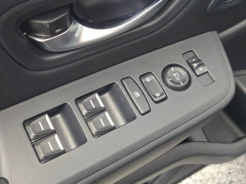 Used 2025 Honda Pilot Touring image 25