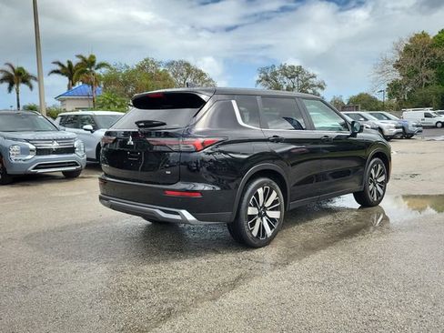 New 2026 Mitsubishi Outlander SE FWD image 6